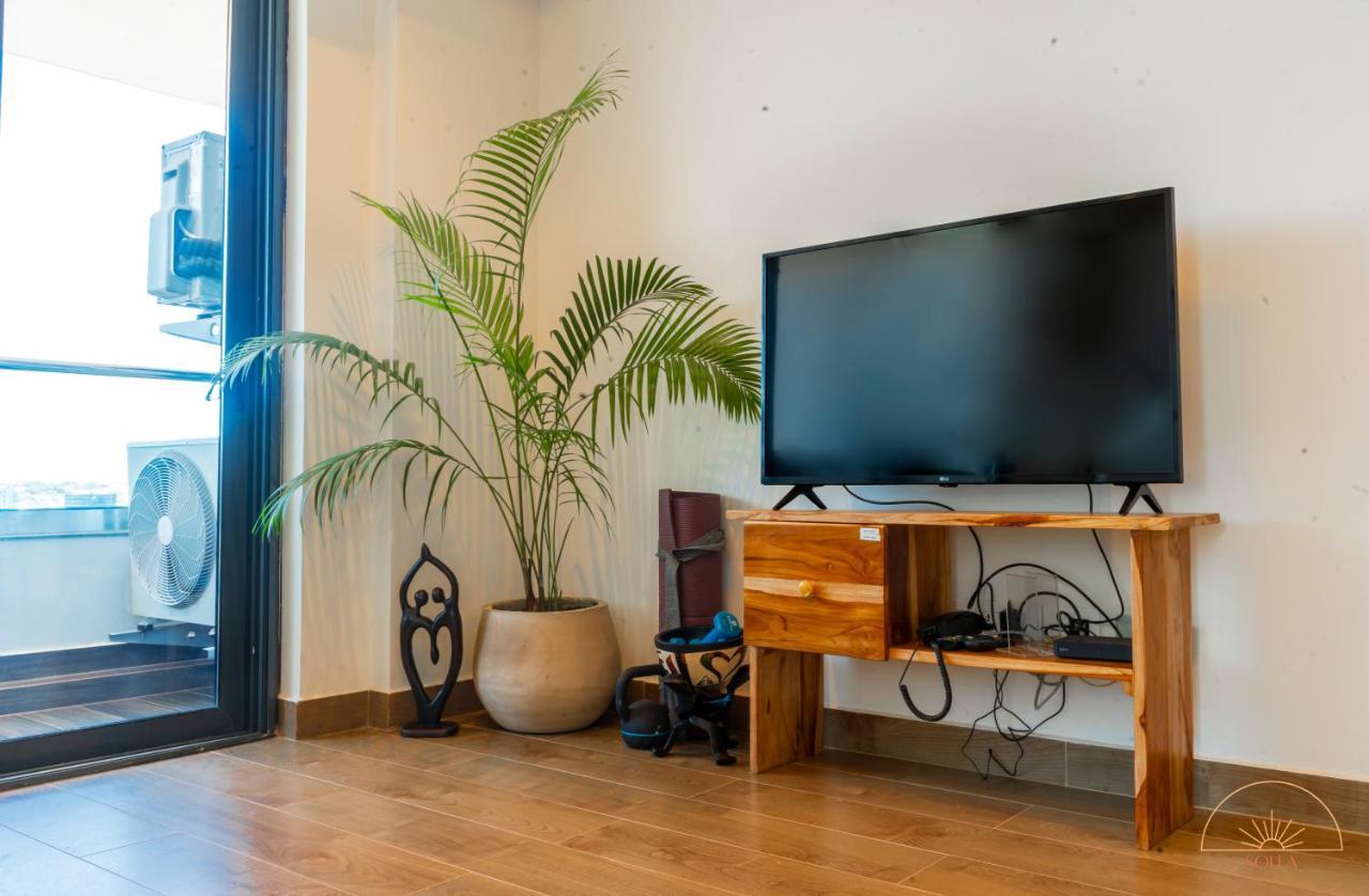 Solea 1 Bedroom Apartment - Central, Comfortable, Cozy, Balcony, Pool, Gym Аккра Екстер'єр фото