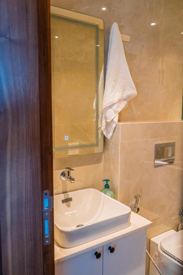 Solea 1 Bedroom Apartment - Central, Comfortable, Cozy, Balcony, Pool, Gym Аккра Екстер'єр фото